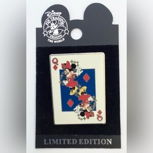Disney LE1000 Minnie Mouse Queen of Diamonds Playing Card (Surprise Release) Pin